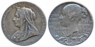 Lot 319 - Medals