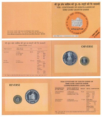 Lot 124 - Republic India, 2008 Uncirculated Set, Ter-Centenary of Gur-ta-Gaddi of Shri Guru Granth Sahib, Rupees 10 and 100. Staining on the outer box, within original packaging. (2)